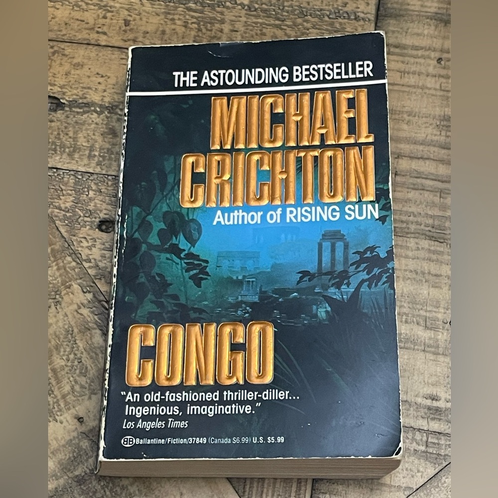 vintage paperback edition of the novel Congo by Michael Crichton
